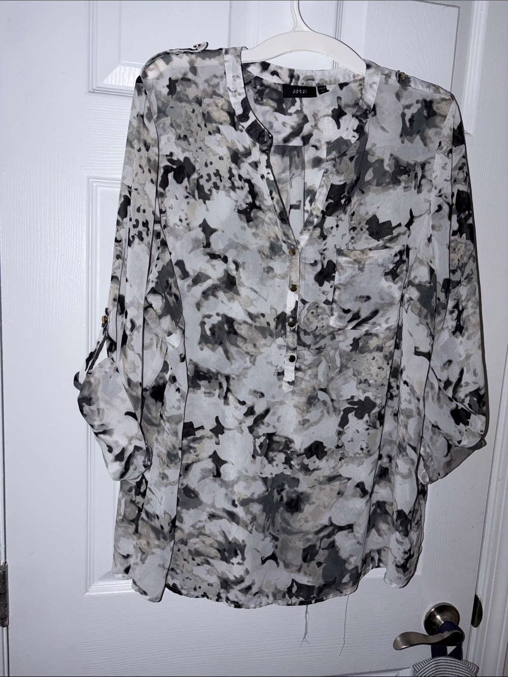 Apt. 9 Women's Watercolor Print Tunic Blouse in Gray/Black